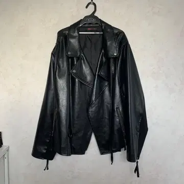 블랙 가죽 라이더 자켓