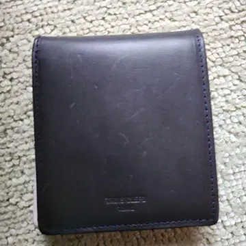 블랙 가죽 이단 접이식 지갑