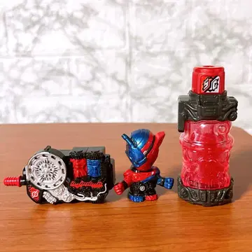 가면라이더 빌드 산타클로스 풀보틀 오너먼트 피규어