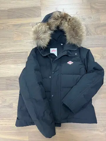 블랙 다운 자켓 후드 부착