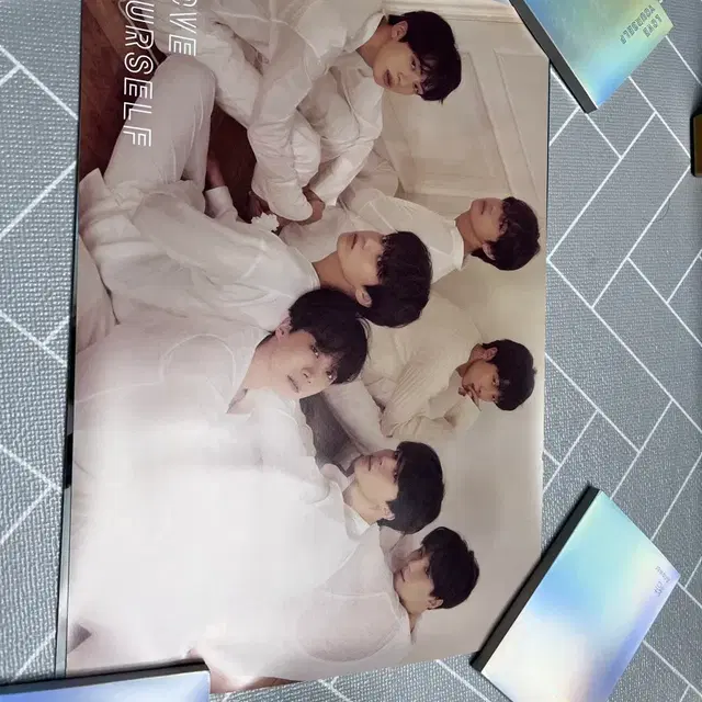 방탄소년단 LOVE YOURSELF 포스터 지관포함 BTS