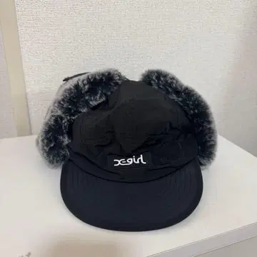 x-girl 퍼 달린 블랙 캡