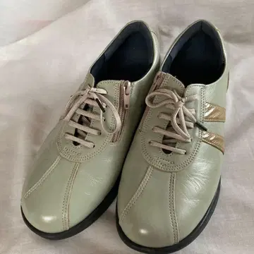 새상품급 23.5 타카이 씨의 신발 5E 소가죽 경량 컴포트 슈즈 베이지