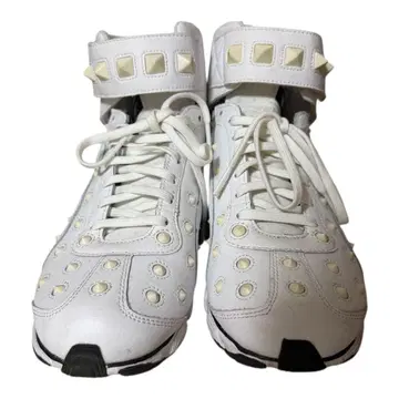 PUMA 25.0cm 스터드 스니커즈 화이트