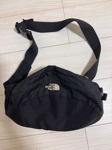 THE NORTH FACE 블랙 숄더백