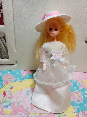 화이트 롱 드레스의 피코짱 인형 구 타카라