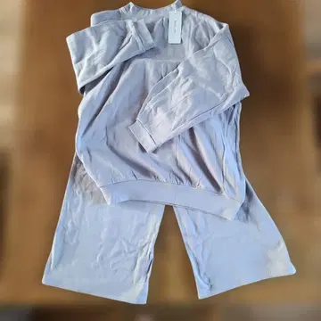 라이트 그레이 룸웨어, 파자마