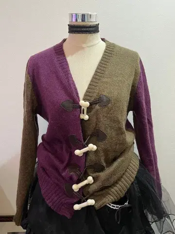 BONSPILUNG 뼈 모양 버튼 V넥 가디건 브라운 보라색