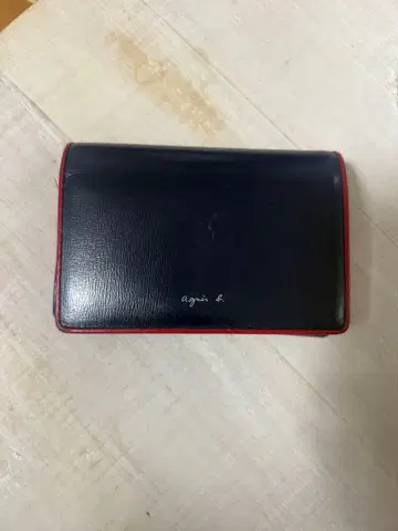 아네스베 agnes b. 이단 접이식 지갑 네이비와 레드