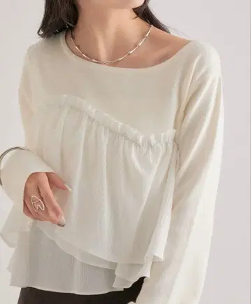 [ 새상품 ] mystic 뷔스티에도킹 니트 화이트