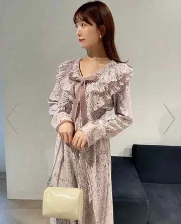 SNIDEL 플리츠 칼라 프린트 원피스