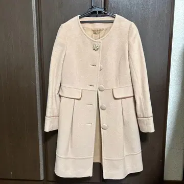 코트 펄 버튼 포함