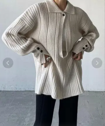 AIC. 랜덤 리브 폴로 니트탑