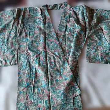 파스텔 컬러에 집 패턴 기모노