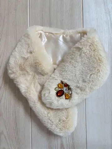 Maggie 비쥬 아이보리 넥워머 머플러