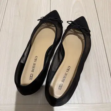 RODESKO 블랙 스틸레토 플랫슈즈