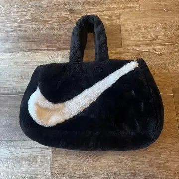 Nike 퍼 토트백 블랙/화이트