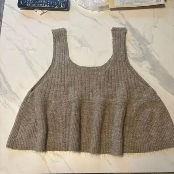 CLIP 니트 베스트 베이지 F 사이즈