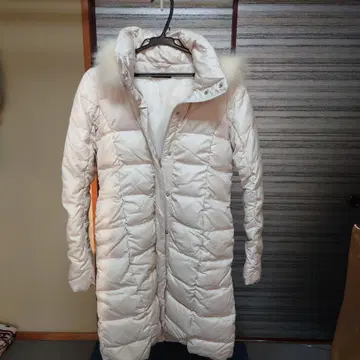 퍼 달린 아이보리 롱 다운 자켓