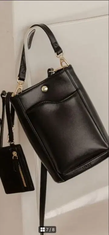 APRILY (앱릴리) 스마트폰 버킷 숄더백 블랙