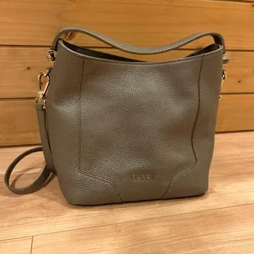 FURL 그레이 가죽 숄더백