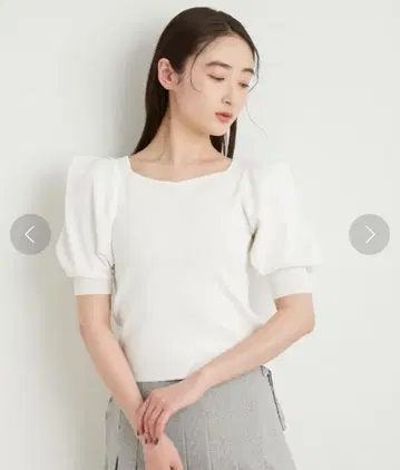 Lily Brown 오프숄더 퍼프 슬리브 상의