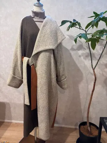 MURUA 헤링본 무늬 벨트 롱 코트