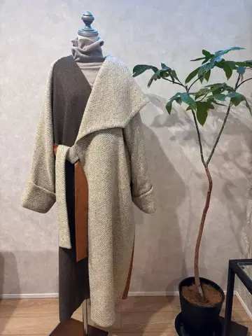 MURUA 헤링본 무늬 벨트 롱 코트