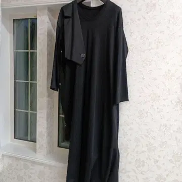 블랙 롱 티셔츠 원피스 AURA AILA 비대칭 원피스