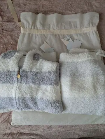 젤라또피케 후드 부착 룸웨어 상하의 세트 FREE 사이즈