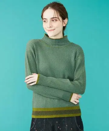 호코모모라 [미사용품] 그린 계열 리브 하이넥 스웨터