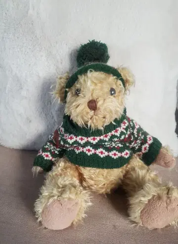 테디베어 니트 모자 스웨터 착용