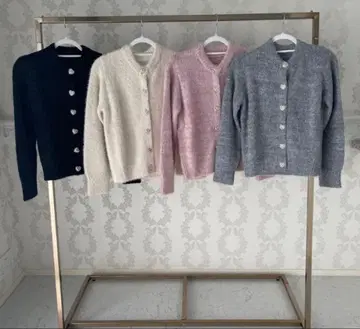 앤드러브 하트 버튼 라메 페더 복슬복슬 가디건