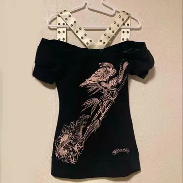 갸루 상의 오프숄더