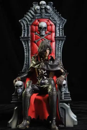 핫토이즈 1/6 캡틴 하록 DX.Ver 해골 의자 포함