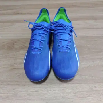 푸마 울트라 얼티밋 HG 25.5cm 미사용품.