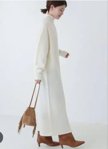 컨디션 최상 프로타고니스타 스픽앤스팬 보틀넥 원피스 오버 사이즈