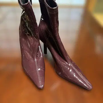 버건디 에나멜 하이힐 부츠