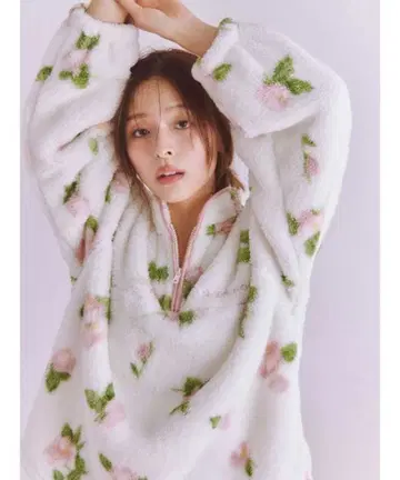 [ SNIDEL HOME ] 보아 플리스 하프 지퍼 상의