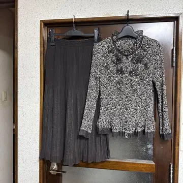 T-PLEATS 상하의 세트