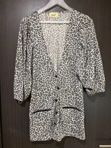 유나이티드 애로우즈 레오파드 무늬 긴팔 가디건 미사용