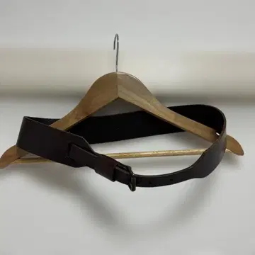 다크 브라운 가죽 벨트