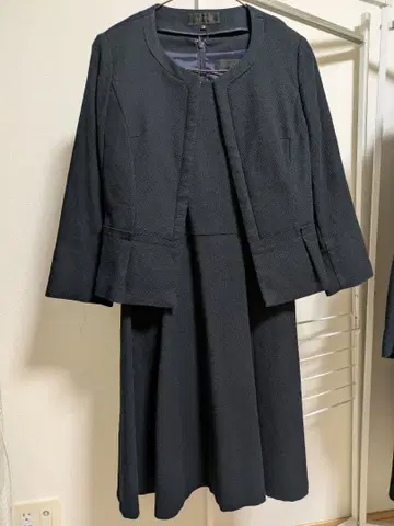 UNTITLED 네이비 스커트 수트 2호