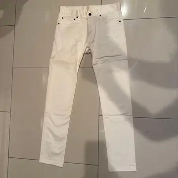 페라피네 화이트 스키니 팬츠