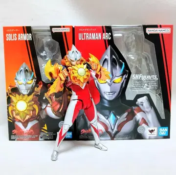S.H. 피규아트 울트라맨 아크 + 솔리스 아머