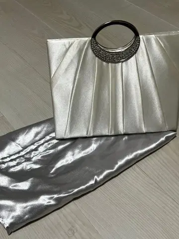 실버 새틴 플리츠 파티 백