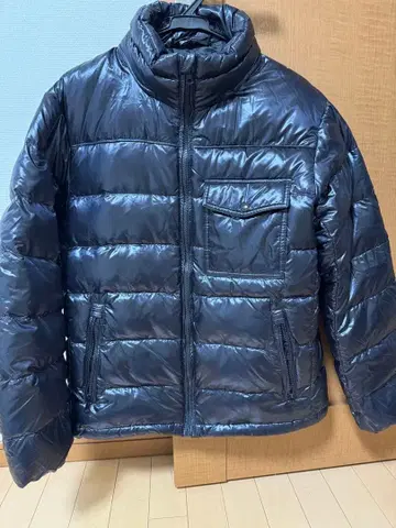 유니클로 다운 자켓 남성용 L 사이즈 블랙