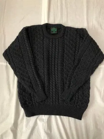 Rosmuc Knitwear 케이블 짜임 울 스웨터