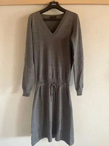 A.P.C. 그레이 V넥 니트 원피스 M