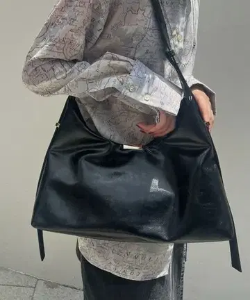 Ameri UND PARTS ACCENT ONE HANDLE BAG